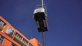 Flying Truck MercedesBenz Actros Zugmaschine flog auf die Dachterrasse am quotMÜNCHEN HOCH5quot [upl. by Innob]