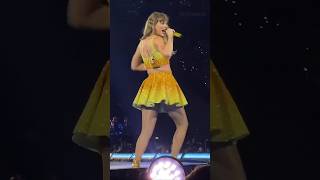 Taylor Swift  Shake it Off  Eras Tour Taylor Swift taylorswift shakeitoff erastour [upl. by Fenella]