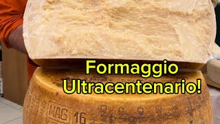 Apriamo un formaggio ultracentenario di mesi 😝 [upl. by Llewon]