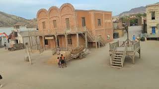 Panorámica de un viejo pueblo del Oeste en el MiniHollywood Oasys del Desierto de Tabernas Almería [upl. by Layne428]