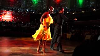 Motsi Mabuse tanzt Samba auf der BotheWeihnachtsgala 2014 [upl. by Husha]