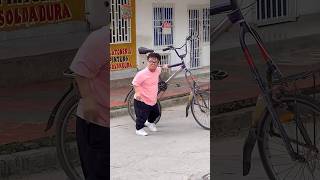 La bicicleta se creció 🤣 [upl. by Scharff]