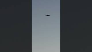 Aircrafts flying by that look like comets [upl. by Niahs]