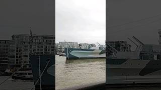 Crucero HMS Belfast en el río Tamesis en London Bridge [upl. by Hahnke]