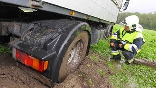 38TonnenLkw steckt im Schlamm fest [upl. by Chilson]