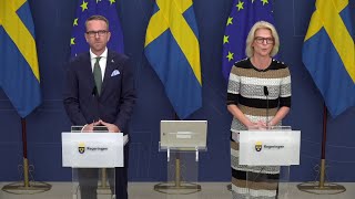 Pressträff med Elisabeth Svantesson och Andreas Carlson [upl. by Voorhis]