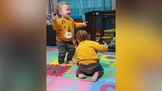 CUTE BABY DANCEfunny baby dancebaby dancing videoyoutubeshorts viraltrendinglovecutebabies [upl. by Jay89]