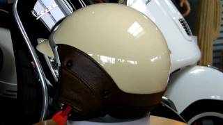 Vespa Vintage und Soft Touch Helm Bekleidung  Beige Siena [upl. by Eey250]