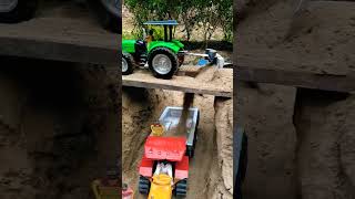 Ok mama ka 4y4 John Deere tractor Jhiri per trolley bharta mama ka khet gaon mein mitti video [upl. by Lever]