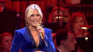 Helene Fischer  Santa Claus Is Coming To Town Live aus der Hofburg Wien  2015 [upl. by Anahsal948]