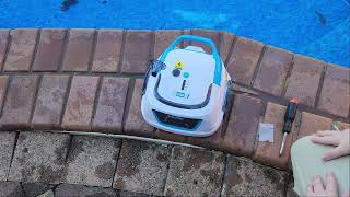 How to Adjust the weight of the HyClor i1 Robot pool cleaner [upl. by Isidro]