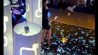 Funda Arar  Sen Ve Ben Canlı Performans Beyaz Show 7102011 [upl. by Alderman]