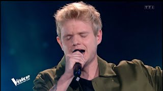 The Voice 2023  Max Novik chante quotSois tranquillequot dEmmanuel Moire pour les Cross Battles [upl. by Schonfield]