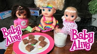 BABY ALIVE Christmas Eve with Real Surprises doll and Magical Scoops doll open Presents [upl. by Uy235]