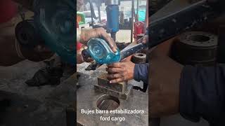 Instalar Bujes barra estabilizadora ford cargo prensahidraulica ford [upl. by Kreit]