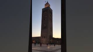 Il canto dei muezzin dal minareto della Koutubia di Marrakech al tramonto [upl. by Maggy]