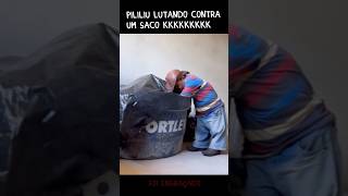 PILILIU foi atacado por um saco da caixa de água kkkkkkkkkkk pililiu humor comedia [upl. by Annawik]