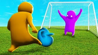 KICK HIM INTO THE GOAL TO WIN The Pals play Gang Beasts [upl. by Oab612]