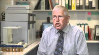 Manuka Honey For Wound Care With Prof Peter Molan [upl. by Mcclimans]