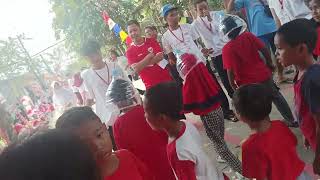 Keseruan 17an ke 79 di RT Abang sabet semua Juara 3 Lomba Makan kerupuk Capit Masukan Paku1 [upl. by Adlee]