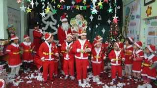 Nhảy Gangnam Style cùng ông già Noel [upl. by Neelloj629]