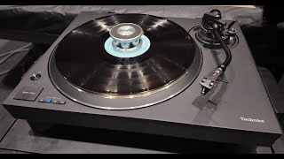 Technics Live Demos New SL1300G Turntable and New SCCX700 Wireless Powered Loudspeaker [upl. by Matronna]