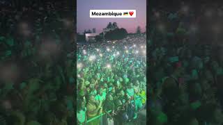 Mozambique sings “Masithokoze” word for word during Eemohs performance 🔥 Amapiano [upl. by Tobit]