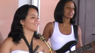 Musica cubanas salsa Mujeres salseras cantantes Son cubano para bailar Moraima El cuarto de Tula [upl. by Ecinahs]