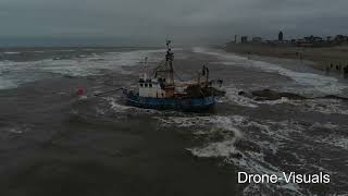 Garnalenkotter IJM 22 is gered Zandvoort [upl. by Merlin]