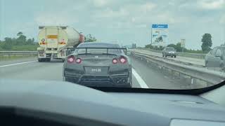 Nissan GTR R35 vs Myvi G3 FL [upl. by Dyann665]