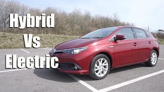 New 2018 Toyota Auris Hybrid review How does it compare to the New Nissan Leaf [upl. by Hsetih]