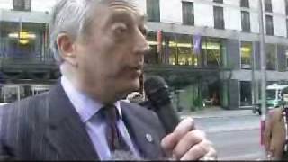 Lord Monckton adresses a Greenpeacecampaigner on global warming [upl. by Loni]