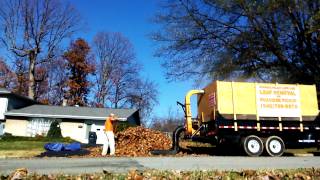 18 HP SCAG GIANT VAC TRUCK LOADER TAILGATE MOUNTED [upl. by Rickard342]