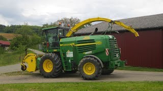 1 Schnitt 2012  Gras häckseln mit John Deere 7750i [upl. by Mossman606]