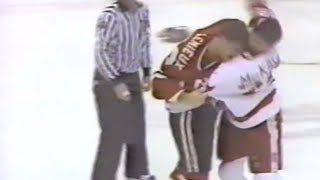 Jocelyn Lemieux vs Randy McKay Mar 24 1990 [upl. by Isborne]