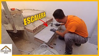 ✅ Como HACER una ESCALERA de obra en EXTERIORES con SOLERIA PORCELANICO ✅ Como REVESTIR una ESCALERA [upl. by Nnaecarg]