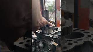 liner tatatruck fitting repairing engine boring honing [upl. by Jdavie]