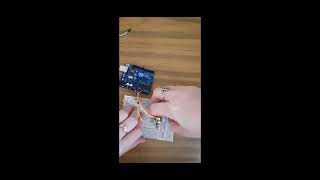 LED clignote à laide dun potentiomètre avec Arduino [upl. by Narej]