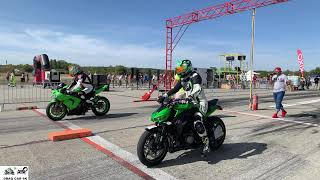 Kawasaki Z1000 vs Kawasaki ZX10R drag race 14 mile 🏍🚦  4K  Left 11020  Right 10830 [upl. by Nueoht850]