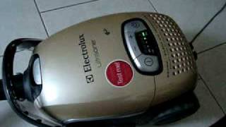 Electrolux Ultra One Z8825 vacuum cleaner 2009 [upl. by Allayne391]