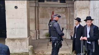 Guard gets Police piss taking tourist thekingsguard [upl. by Ladonna96]