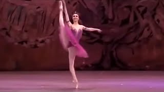 Medora Variation Act 2  Zakharova  Dronina Comparison [upl. by Yelda197]