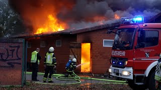 KFZ WERKSTATT IN VOLLBRAND  Schwarze Rauchwolke über der Stadt  Vollalarm Emsdetten 09112024 [upl. by Anaxor651]