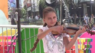 Karolina Peotsenko playing Violin on the street [upl. by Oderfodog]