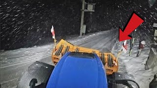 ❄️Schneeräumung❄️ in den Alpen Die Kanaldeckel greifen wieder an [upl. by Yruok]