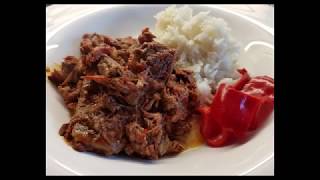 Goulash recept uit de slowcooker  NLBE  Plezierindekeukennl [upl. by Nnylatsirk]