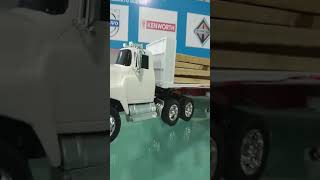 Tractocamion Dina con plataforma con madera [upl. by Meil121]