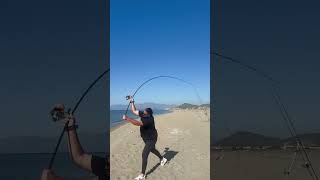 Side cast fishing fishing fish surffishing longcasting beach surfcasting pesca surfishing [upl. by Lorelle468]