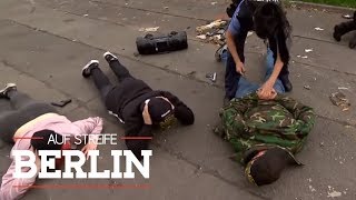 Gefährlicher Polizeieinsatz Jugendliche mit scharfen Schusswaffen Auf Streife  Berlin  SAT1 TV [upl. by Jacquelyn406]