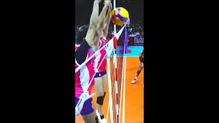 Creamline HOSTS BLOCK PARTY to end Set 1 vs Choco Mucho 🙌  202425 PVL ALLFILIPINO CONFERENCE [upl. by Dnalon]